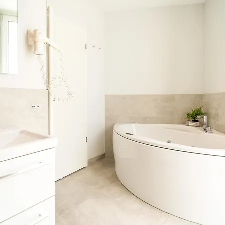 Promenadenvilla 03 07 Apartment *